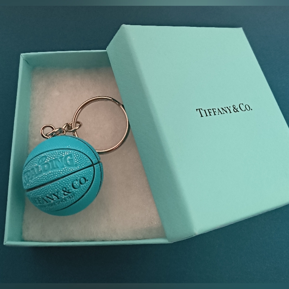 Pre Loved Tiffany & Co. Basketball Keychain - Picture 12 of 16